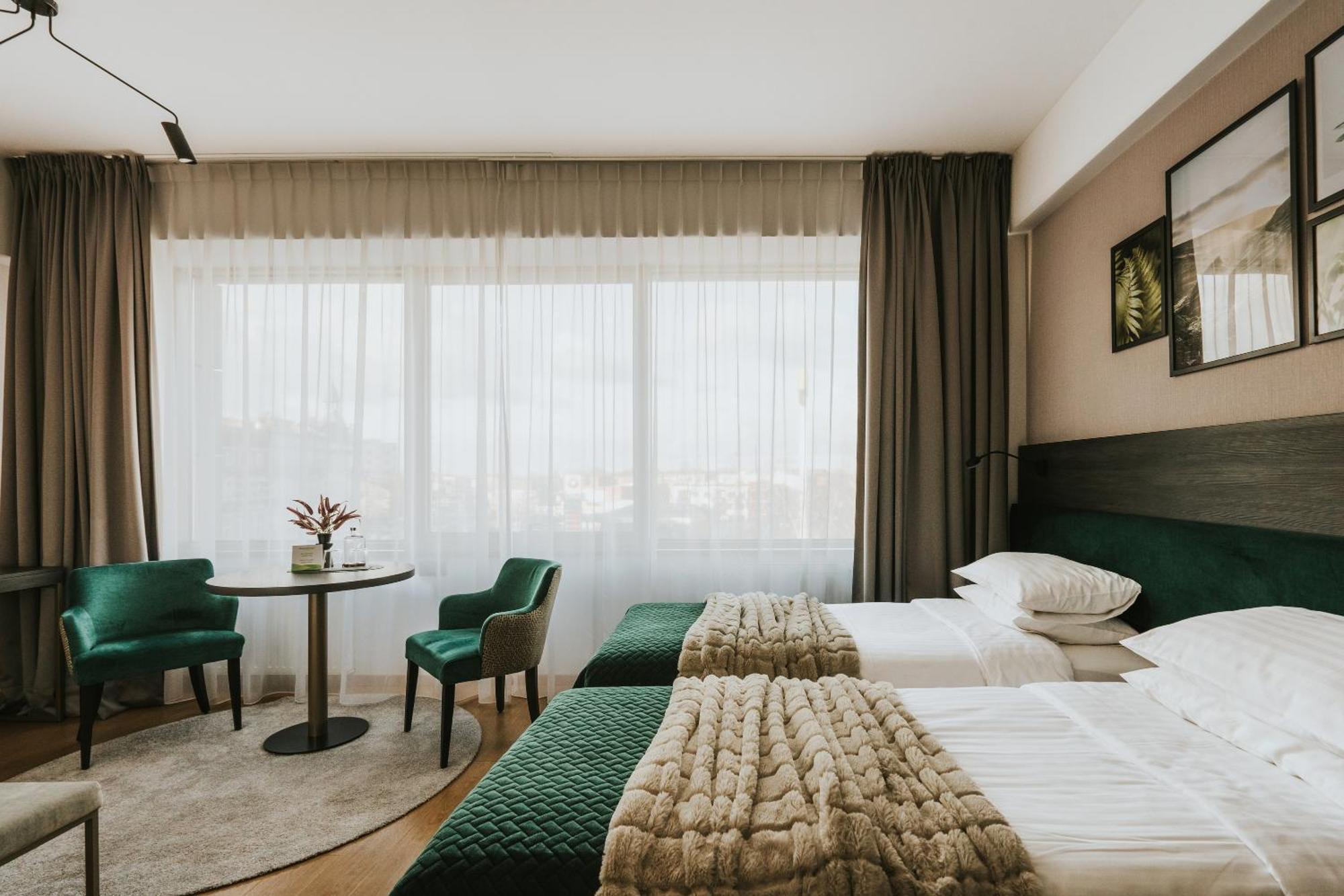 Green Hotel اينوفروسواف المظهر الخارجي الصورة